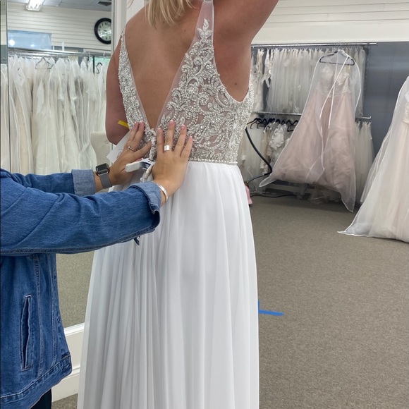 Wedding dress size 18 two hearts bridal - Picture 5 of 9